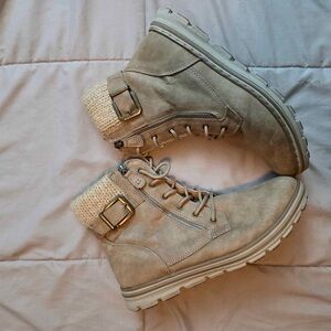 Cliffs by WHITE MOUNTAIN Lace Up Boots in Beige